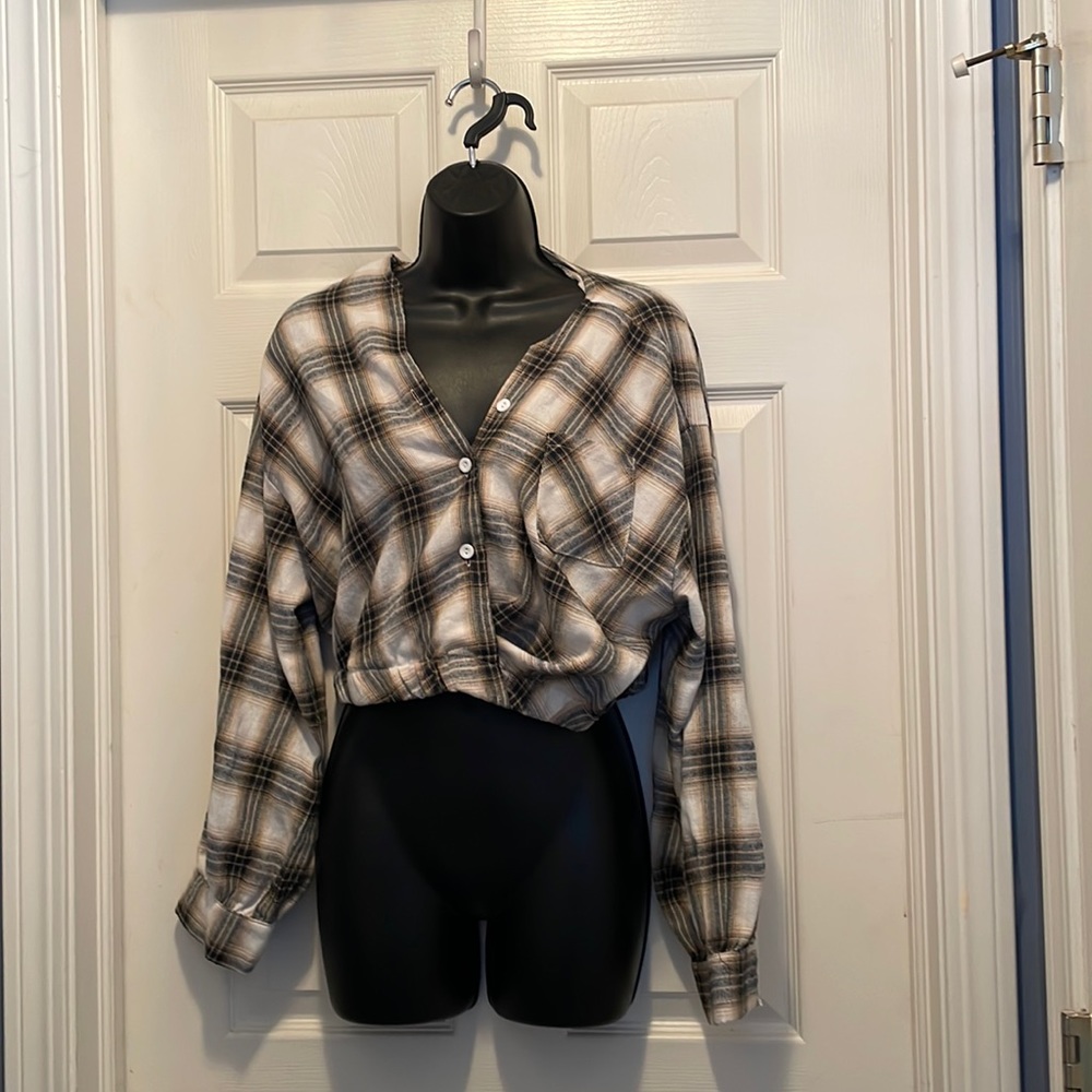 Long sleeve, Flannel, Crop top 🤎🖤🩶
